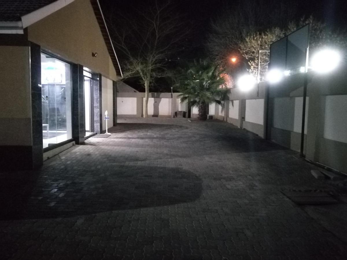 Classic-Lodge Kempton Park Exteriér fotografie